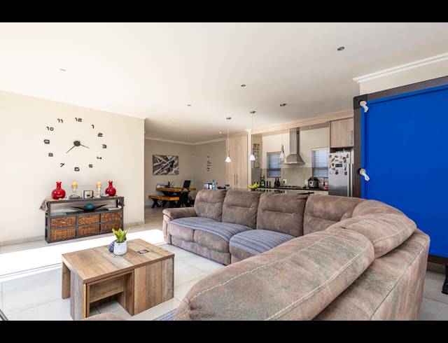 4 BEDROOM HOUSE FOR SALE IN PARKLANDS NORTH